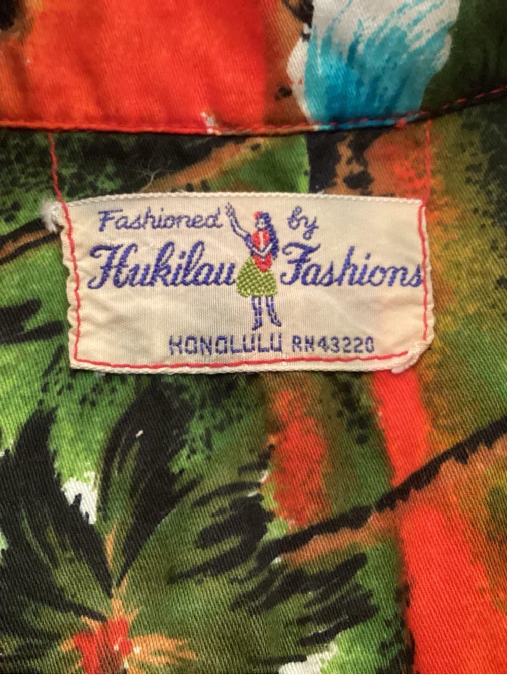 Vintage Hukilau Fashions Honolulu Men's Tropical Floral Hawaiian Camp Shirt - Picture 8 of 12
